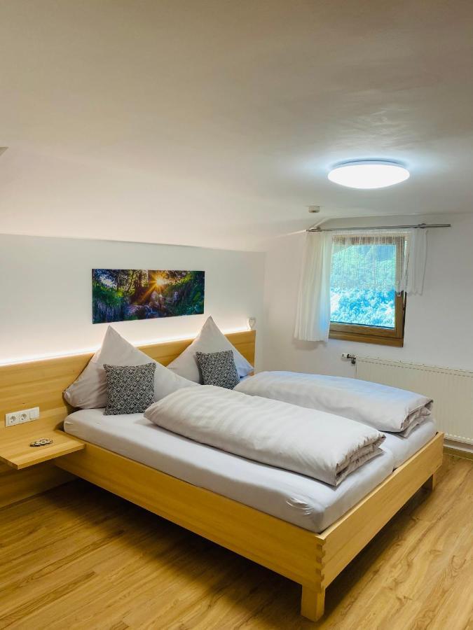 Hotel Garni Enzian دامولس المظهر الخارجي الصورة