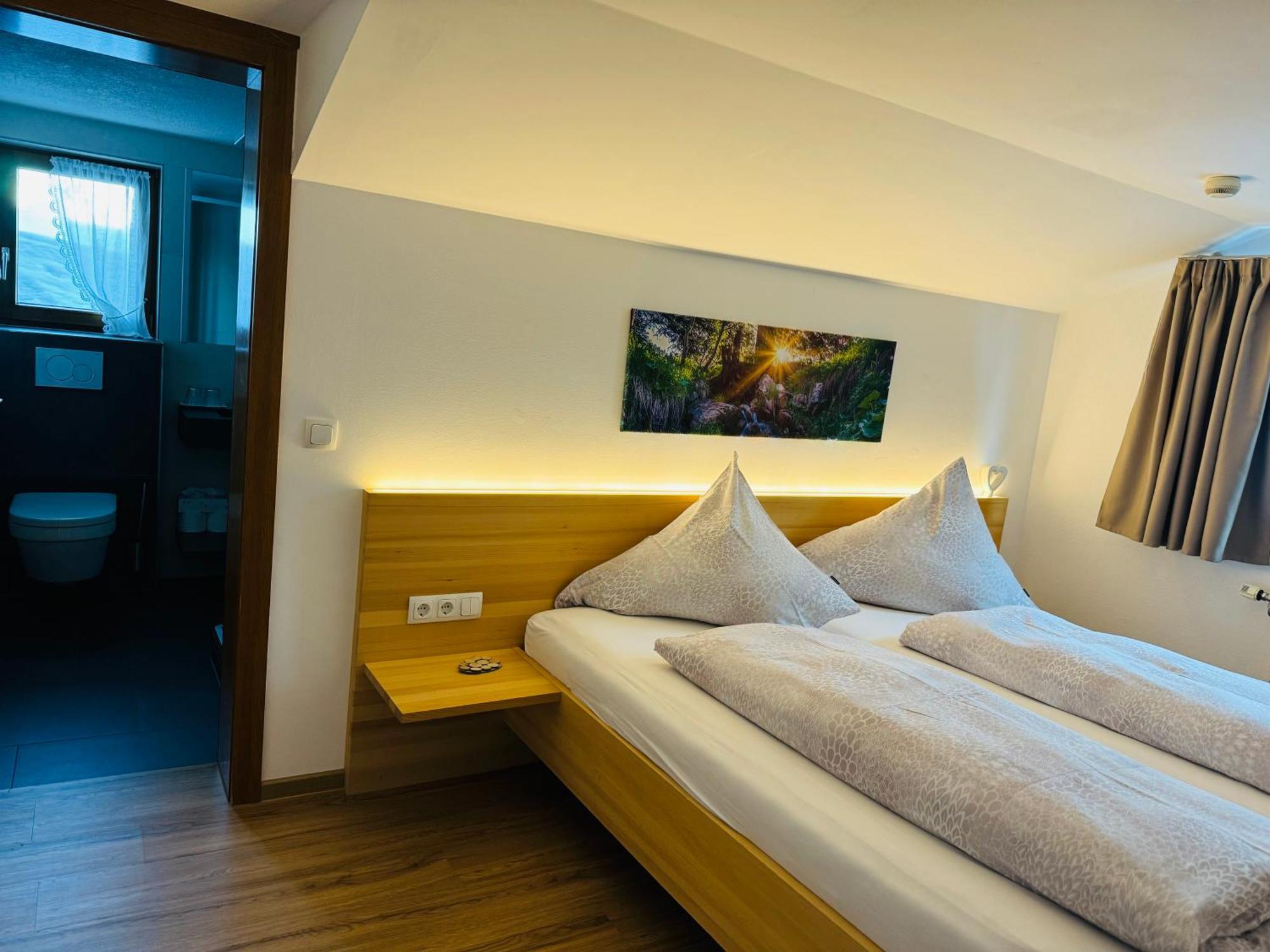 Hotel Garni Enzian دامولس المظهر الخارجي الصورة