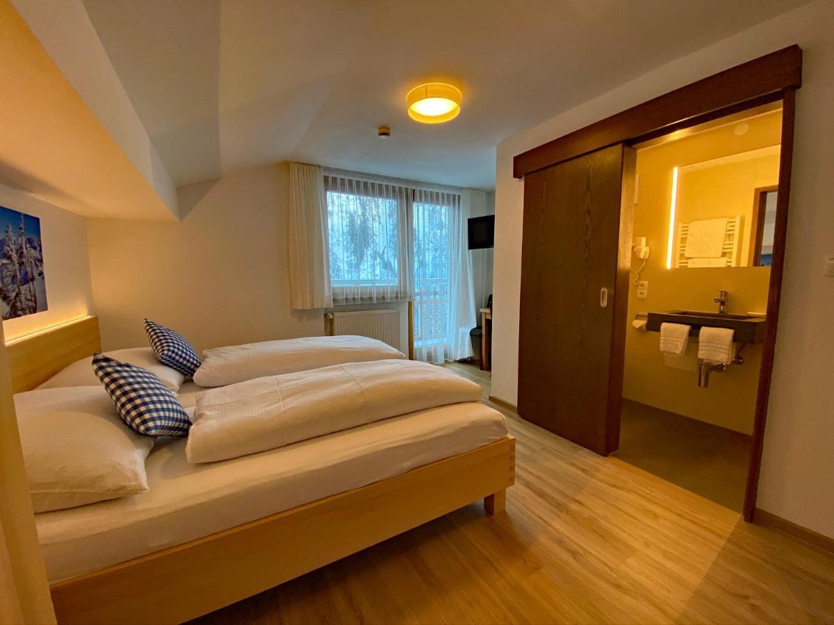 Hotel Garni Enzian دامولس المظهر الخارجي الصورة